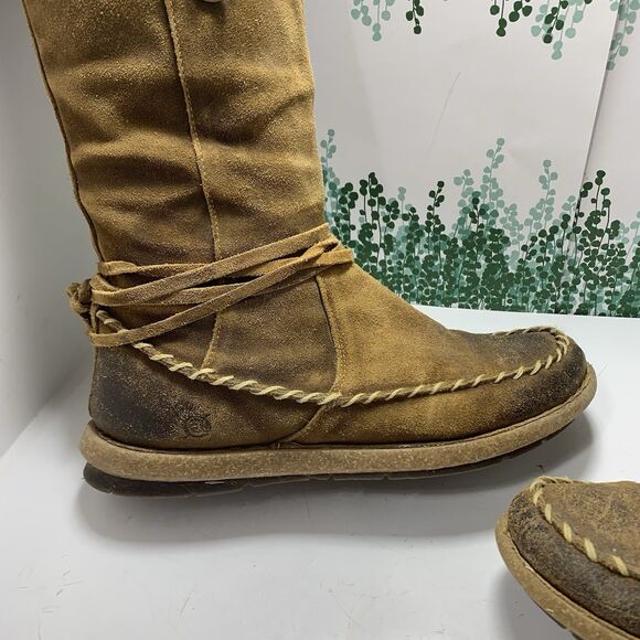 BORN Distressed Brown Leather Zippered Moccasin Tall Boots Size 9 US Women’s - Picture 6 of 16